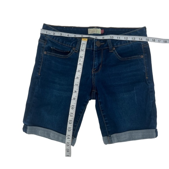 SO Cuffed Hem Jean Shorts Size 7 Women’s - Picture 4 of 5
